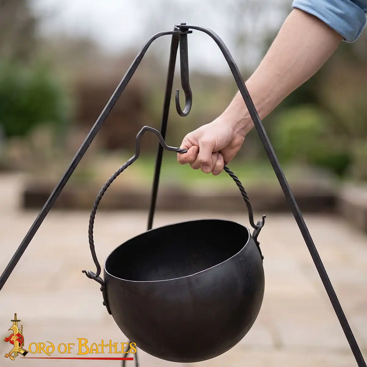 Campfire Iron Cauldron, 8 Litres - Image 2