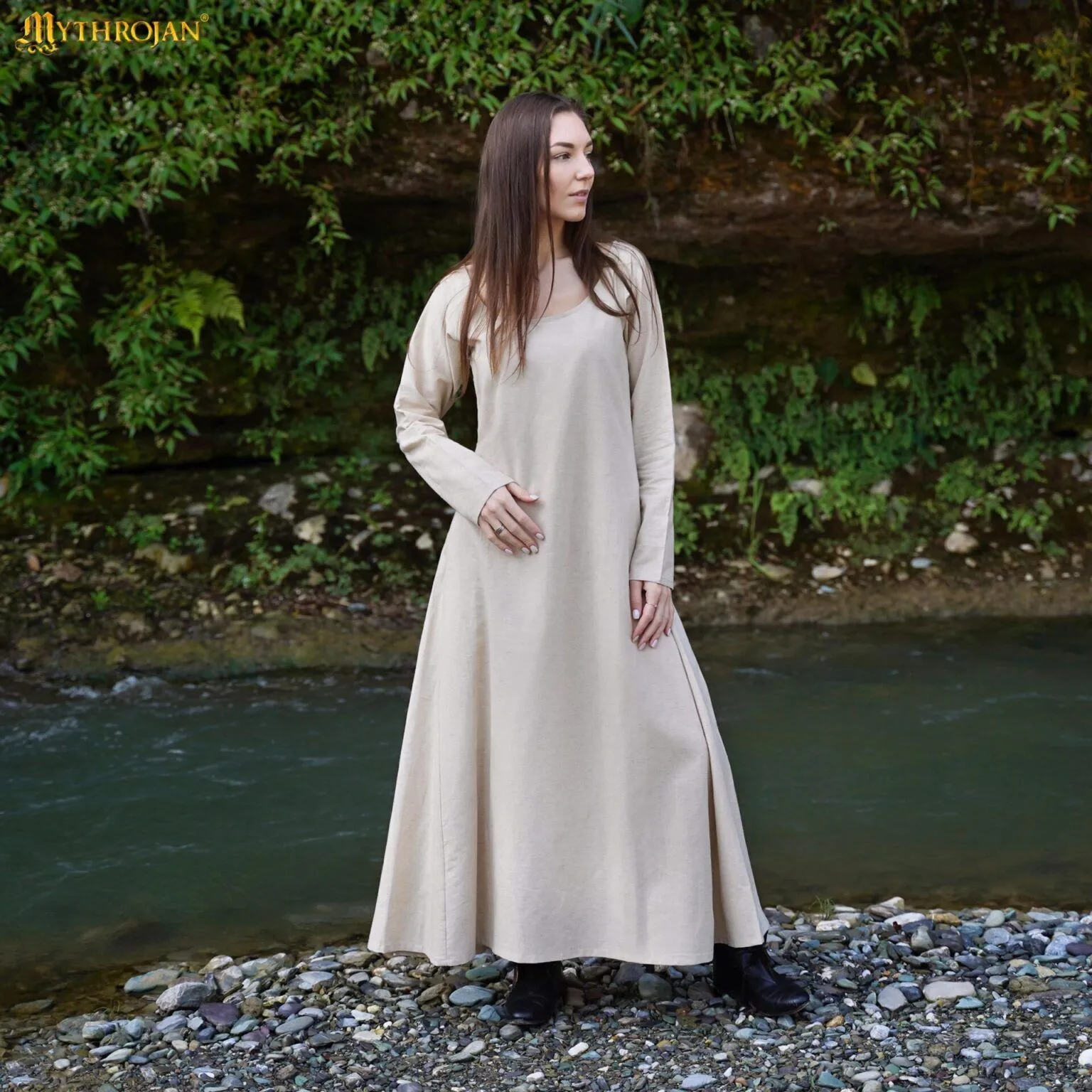 medieval linen dress 14th c. Backlaced Gown The dress is great for historical events Cotte simple Emma  linen