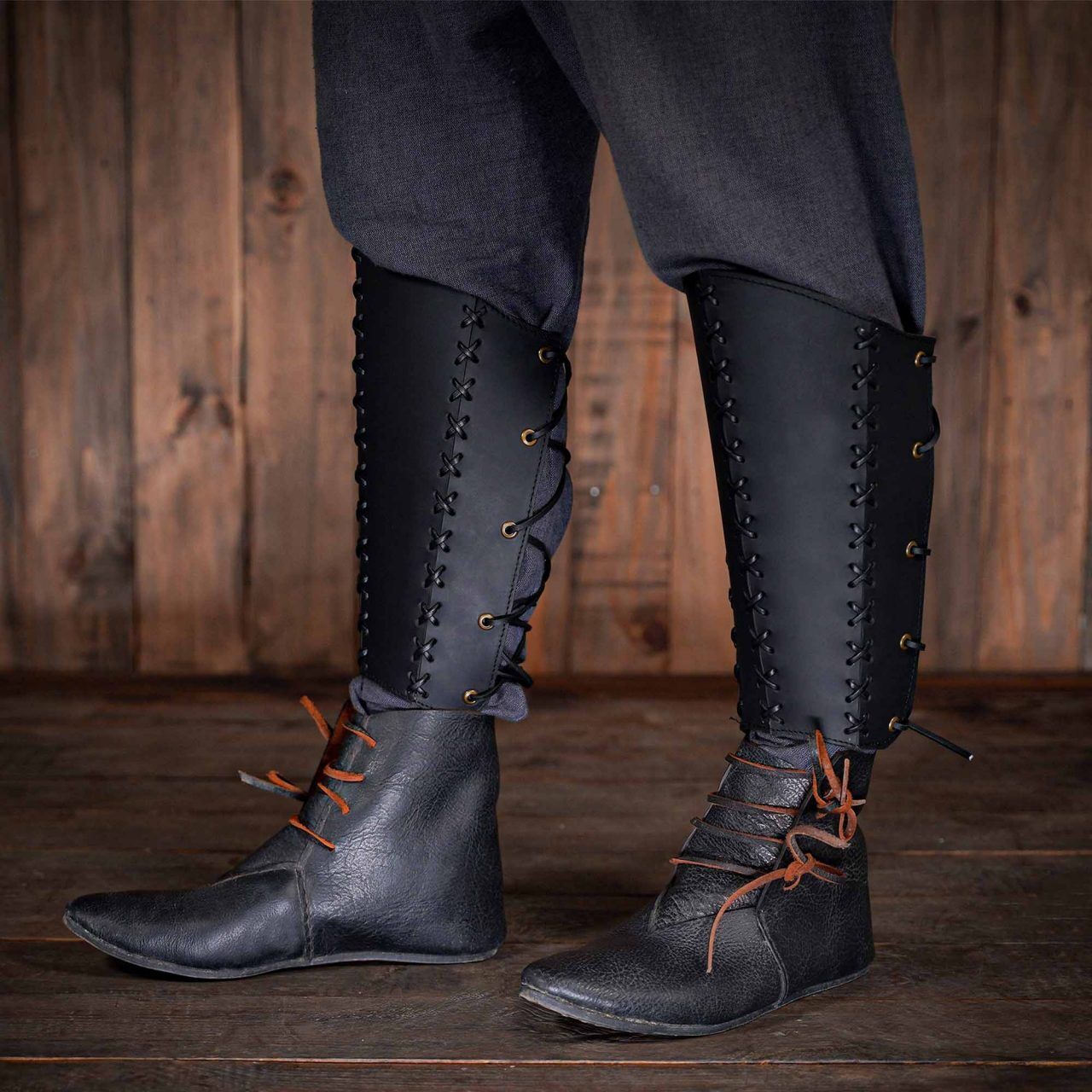 25902BK_-7 Leather Greaves