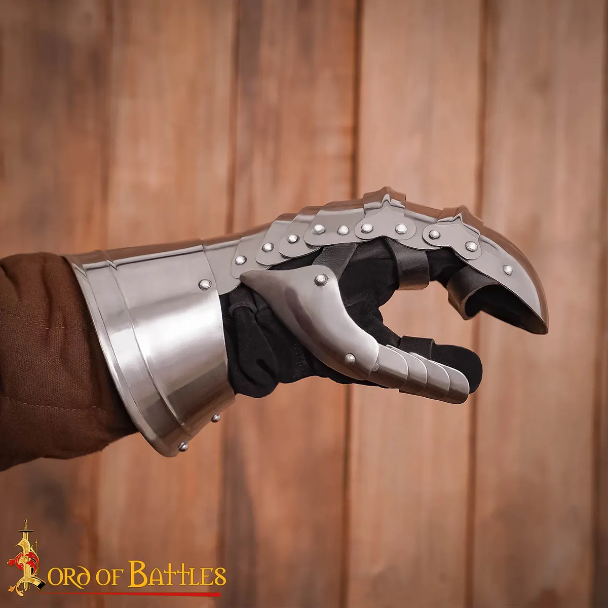 16 Gauge Medieval Clamshell Gauntlets with Suede Leather – Type B 16 Gauge Medieval Clamshell Gauntlets with Suede Leather – Type B - Image 7
