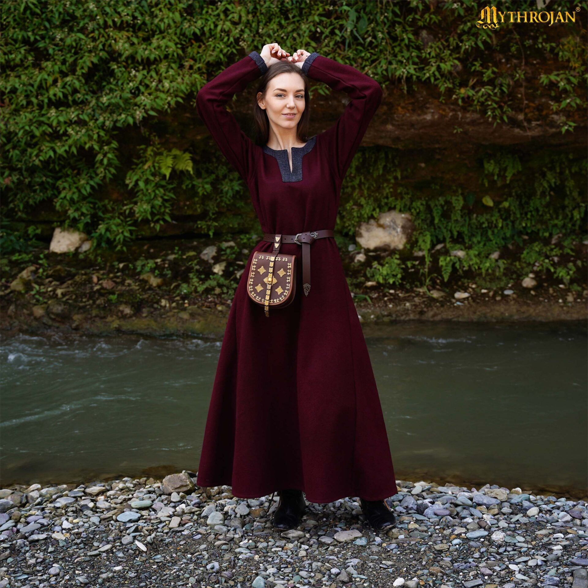woolen dress Astrid Viking in historical Diamond Twill wool : Ideal for Viking, Anglo-Saxon & Early Medieval Events, LARP, SCA & Reenactment 1 inch = 2.54 cm Carbon Grey Woollen Fleece Aline