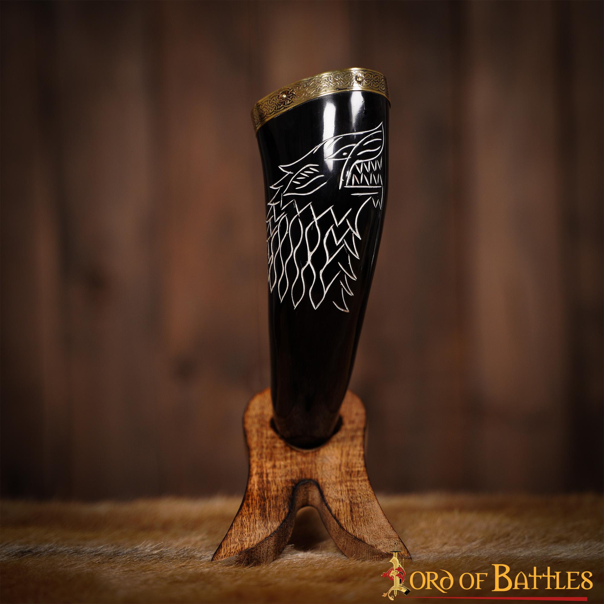 7-101 Crocodile Horn Drinking Horn