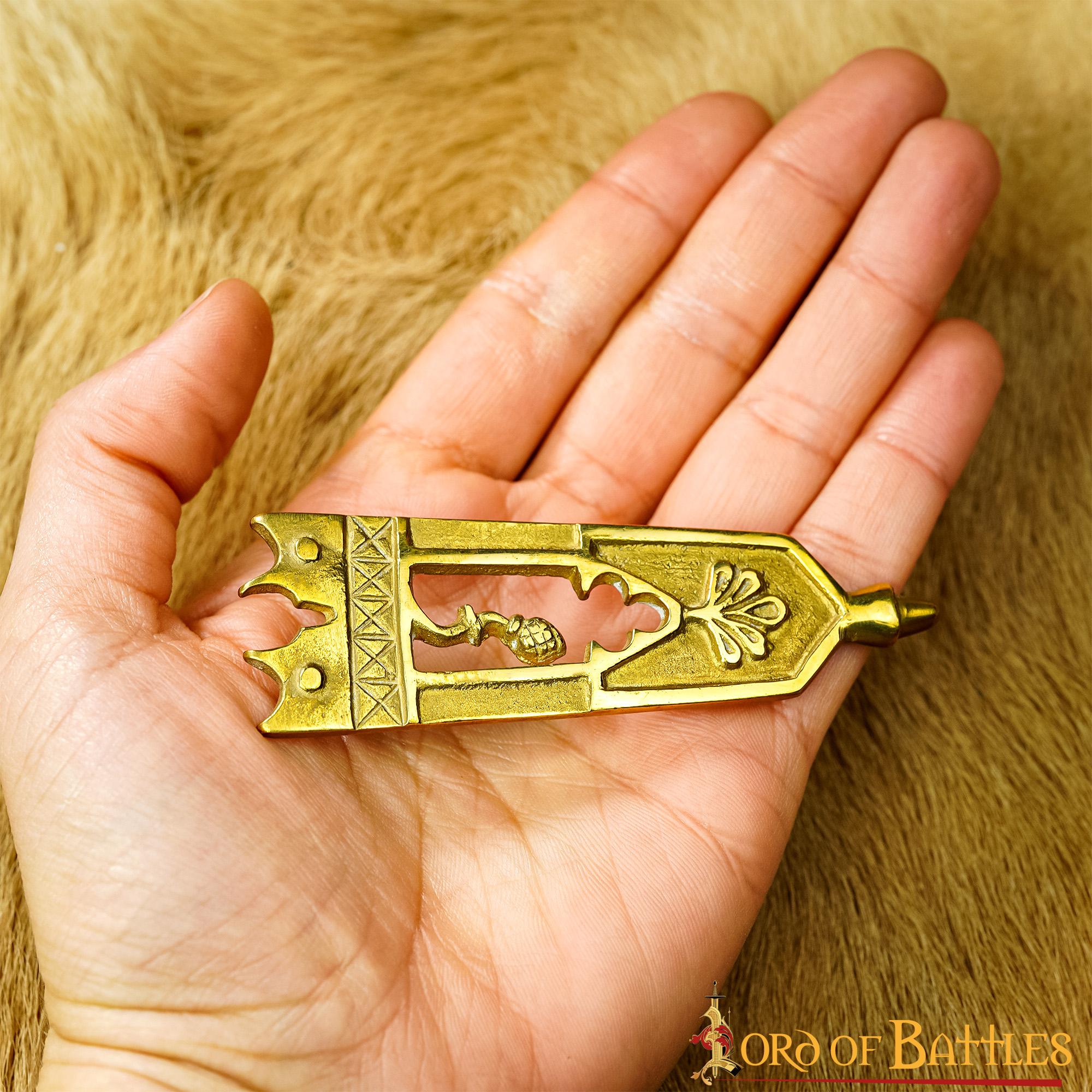 Closed Thistle Pure Solid Brass Belt End