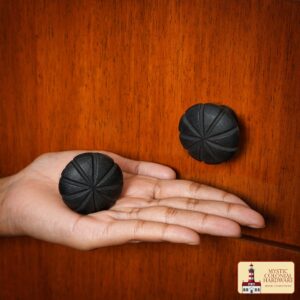 Hand Forged Iron Cabinet Knob Pull Antique Rustic Knobs for Kitchen Cabinet Drawer Pull Handles with Hardware