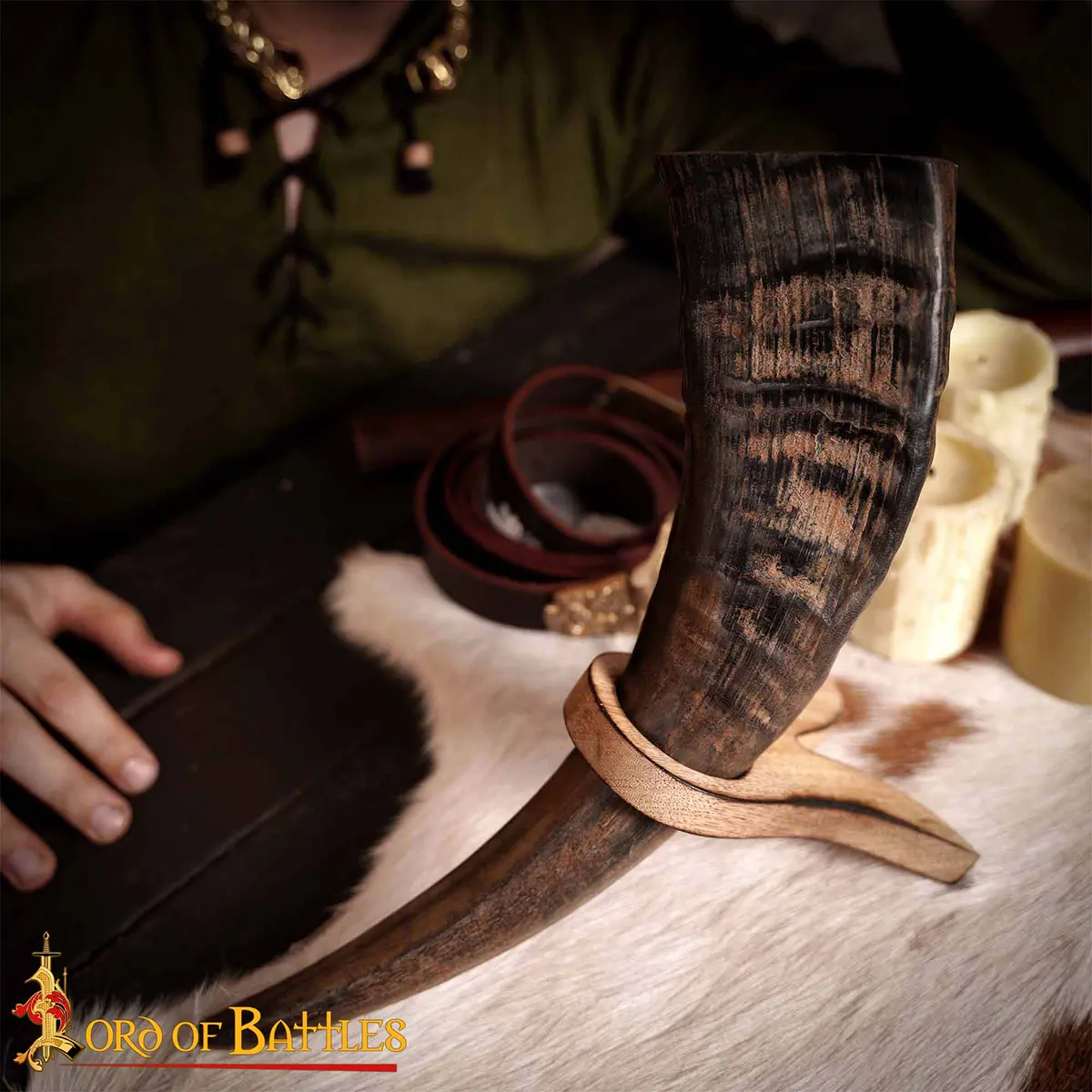 Medieval Viking Drinking Horn, Ox Horn Tankard for Mead, Ale (400 ml / 13.5 oz) Medieval Viking Drinking Horn, Ox Horn Tankard for Mead, Ale (400 ml / 13.5 oz) - Image 6